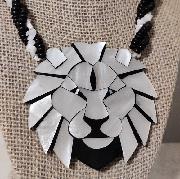 Vintage Lee Sands Mosaic Mother of Pearl Lion Necklace - Picture 10 of 12